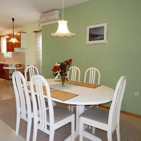 Apartment Maristika *