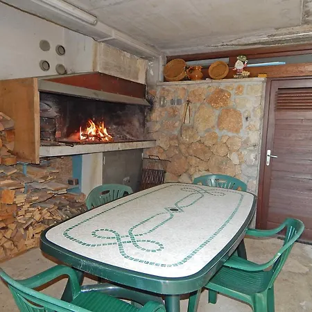 Maristika Lägenhet Omiš