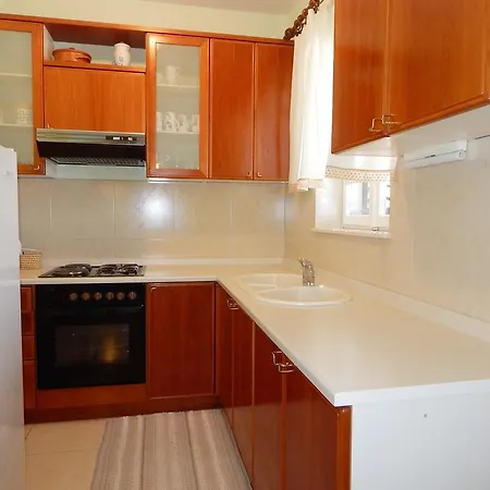 アパート Maristika