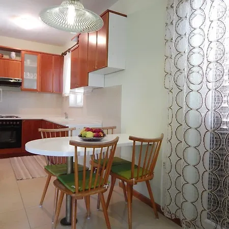 Maristika Apartment *