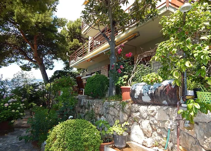 아파트 Maristika 오미스