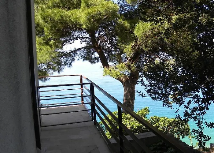 아파트 Maristika 오미스